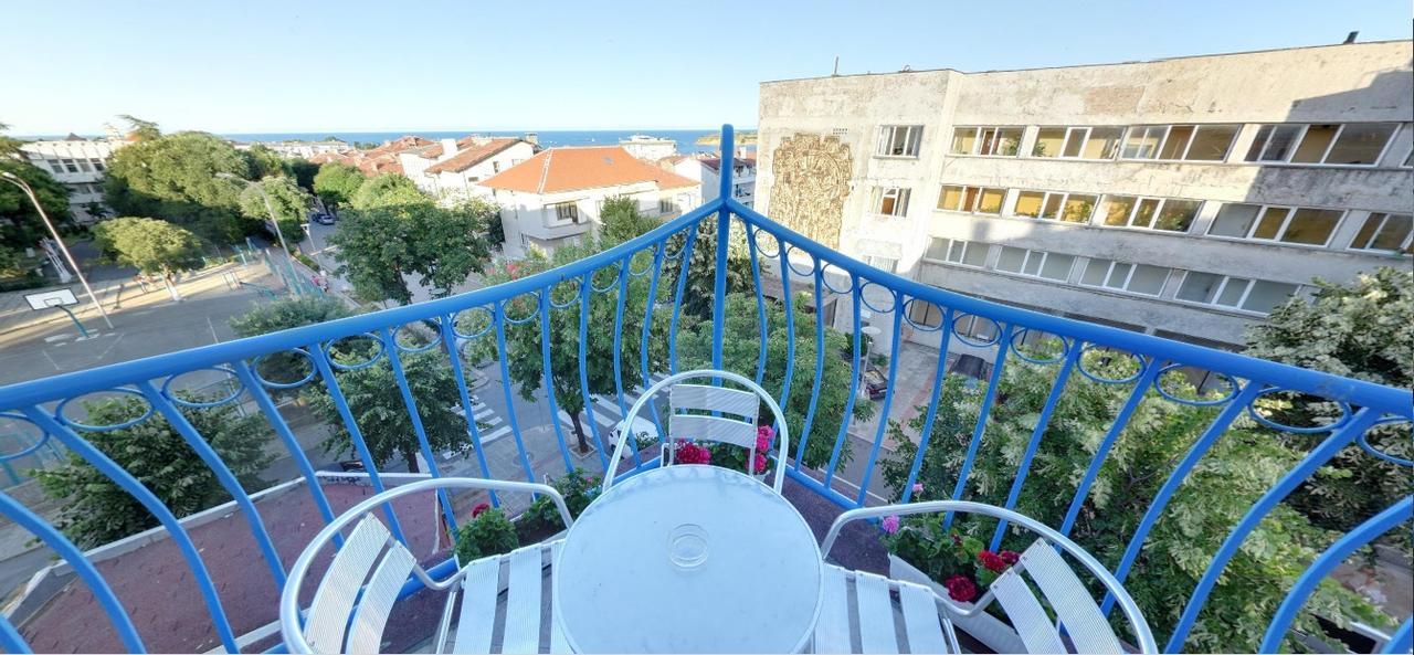 Family Hotel Four Seasons Tsarevo Buitenkant foto